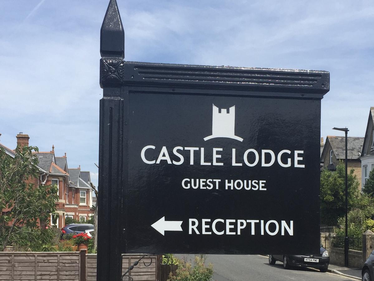 Castle Lodge Guest House 뉴포트 외부 사진